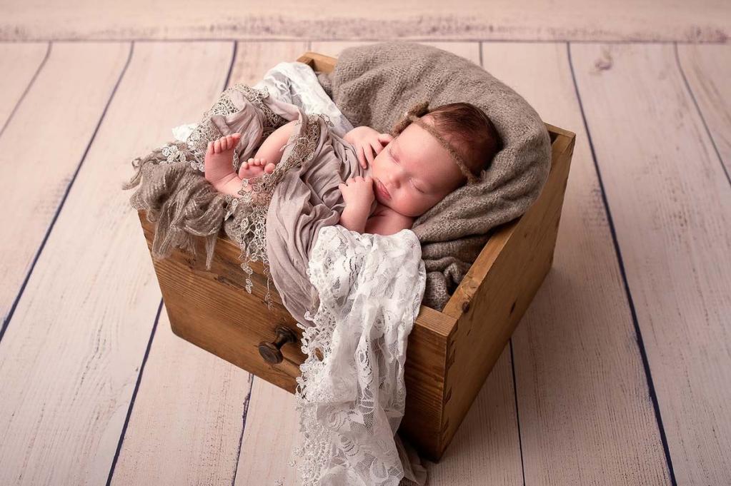 baby in schublade