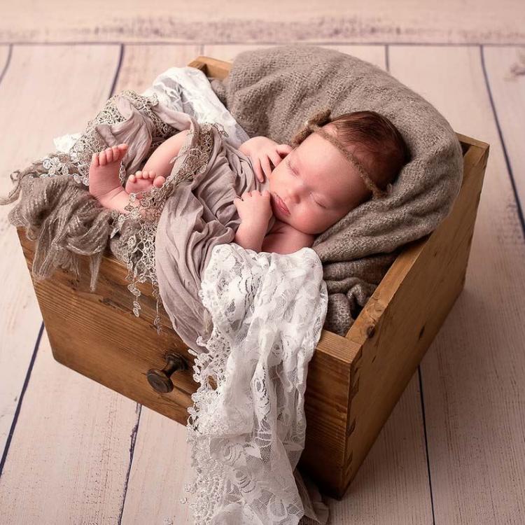 baby in schublade