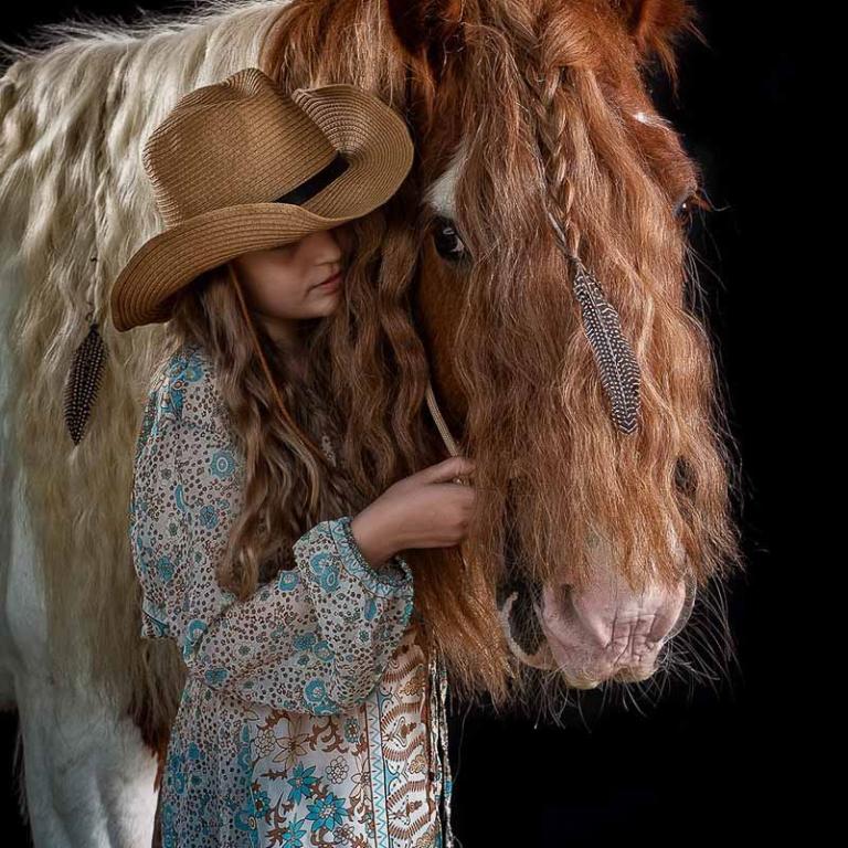 mädchen mit pferd